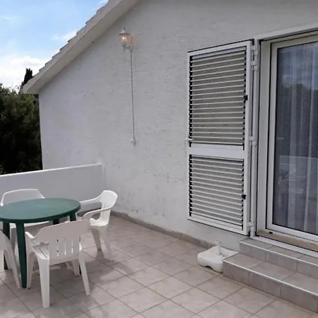 Sokol Guest house Vrsi